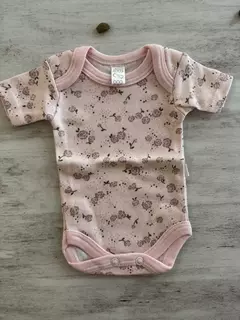 Aggu- Body fondo rosa con rosas