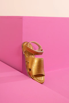 Sandália Avarca Vazada (Bronze) - comprar online