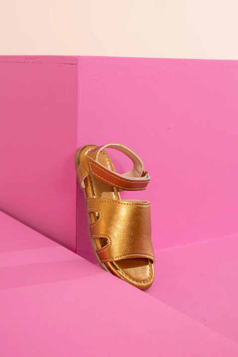 Sandália Avarca Vazada (Bronze) - comprar online