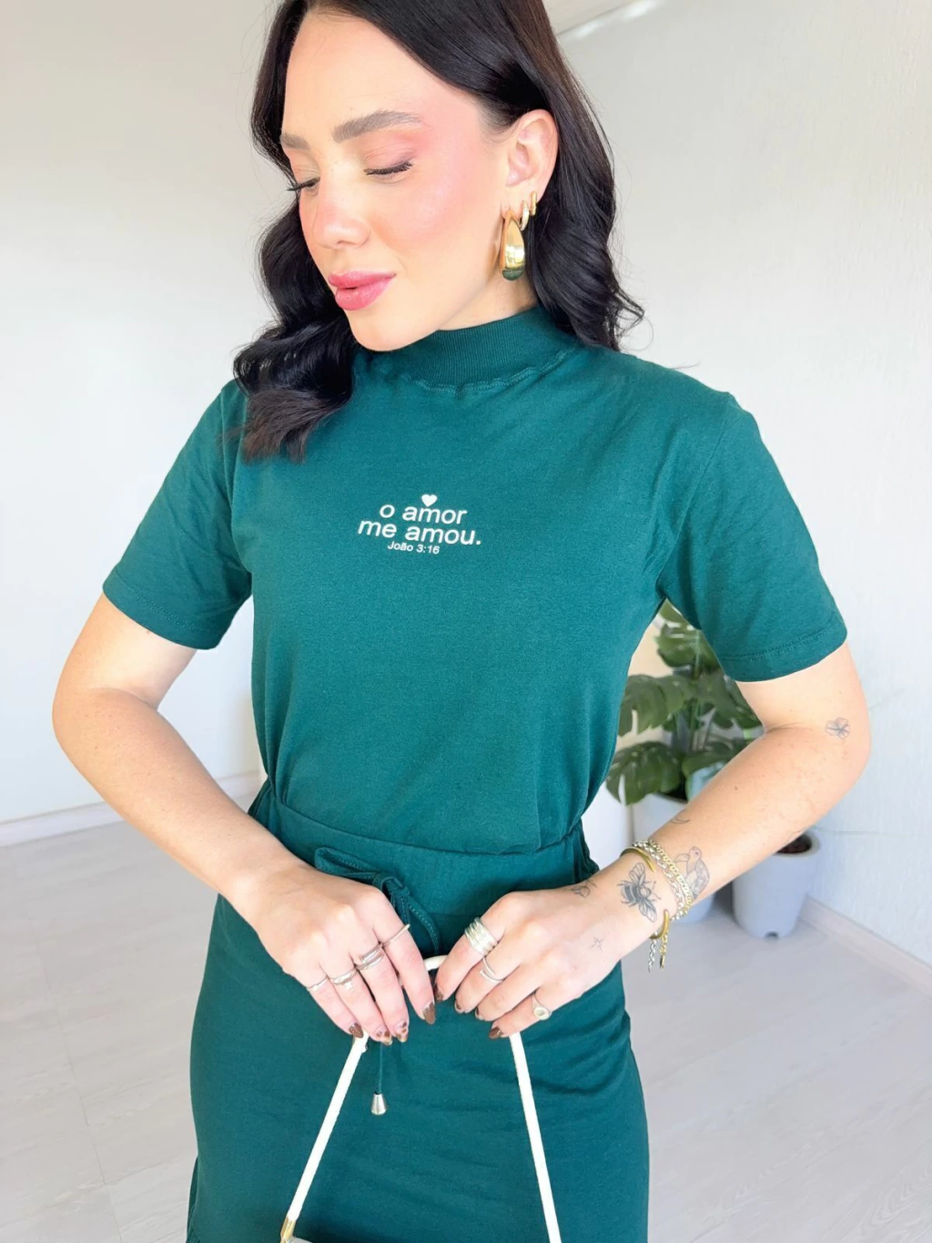T-shirt Gola alta - O amor me Amou