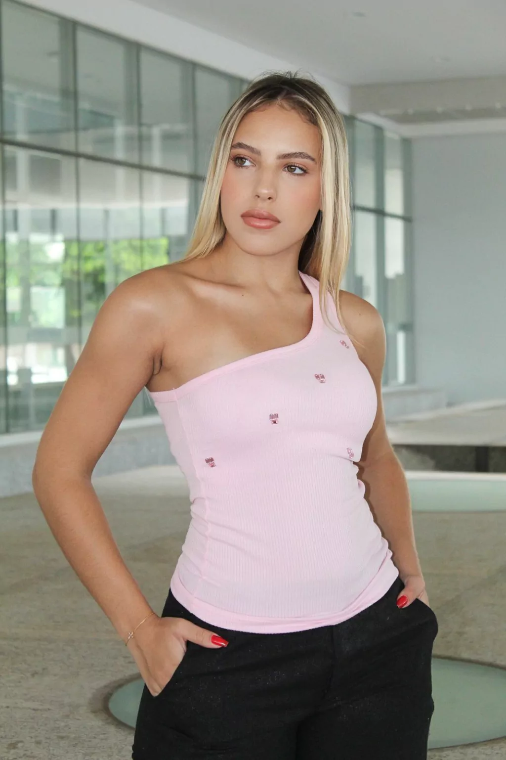 Regata Nula Manga Bordada - Rosa claro