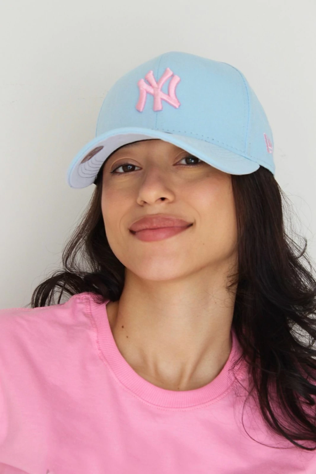 Boné Ny - Azul bebê (logo rosa)