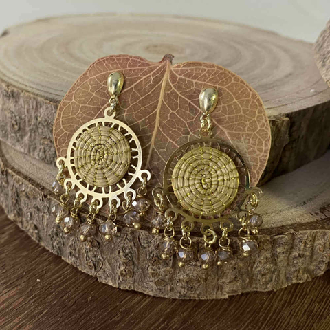 Brinco de Capim Dourado e Cristal