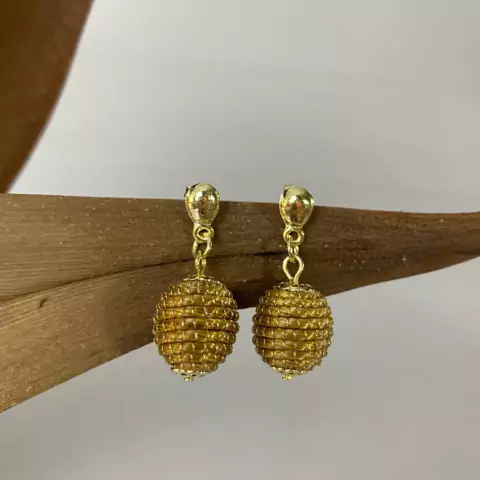 Brinco de Capim Dourado Bola