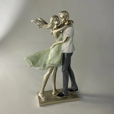Escultura de Casal Apaixonado Dançando 32 cm