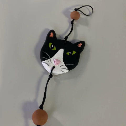 Pingente Decorativo de Gato Preto e Branco