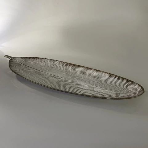 Centro de Mesa em Madeira Formato de Folha 59 cm