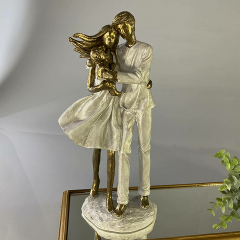 escultura-de-casal-como-menino
