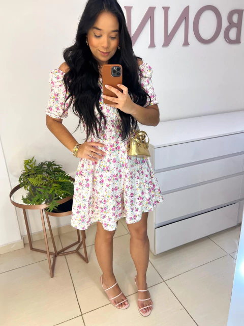 VESTIDO LETÍCIA LASTEX - FUNDO OFF COM ESTAMPA ROSA - comprar online