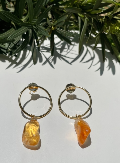 Brinco Felicidade citrino - dourado