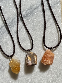 Choker cordão marrom pedras brutas - comprar online