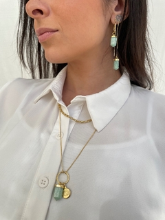 Colar amuleto- dourado