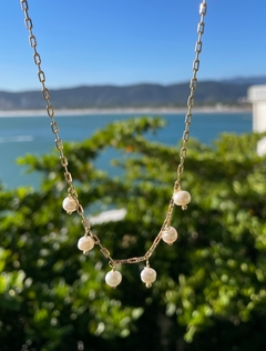 colar elos com pérolas