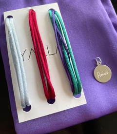 Pingente Amor - Prata + kit cordão de seda - comprar online