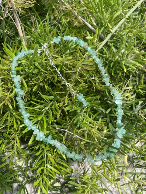 Choker mini cascalho quartzo-verde