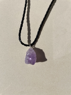 Imagem do choker cordão corino pedras brutas