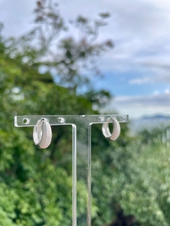 Argola click textura P - prata 925 na internet