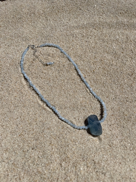 Choker maré - àgua Marinha com ponta de apatita