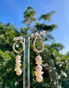 Argola pérola e madrepérola cascalho
