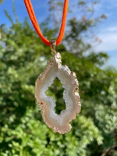 Pingente geodo mistico ágata - dourado - comprar online