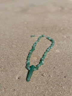 Colar ponta de cristal com cascalho em quartzo verde - prata 925