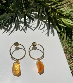 Brinco Felicidade citrino - dourado