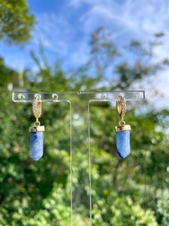 mini argola quartzo azul e zircônia