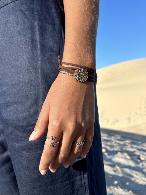medalha folk - colar ou pulseira - comprar online
