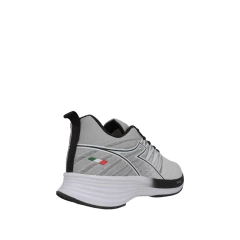Diadora Cross en internet
