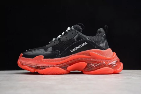 BALENCIAGA TRIPLE S SNEAKER BLACK/WHITE/RED