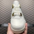 Imagen de Jordan 4 Retro Metallic Gold