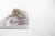 Air Jordan 1 Mid 'College Grey' en internet