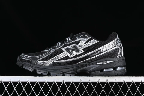 New Balance 740 Black Silver - comprar online