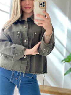 CAMPERA DE GABARDINA CON FLECOS - comprar online