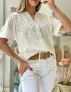 camisa con perlas y guipure