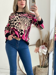 Imagen de Sweater de bremer doble hilado con animal print y tigre