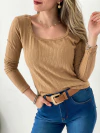 Remera tejida escote cuadrado