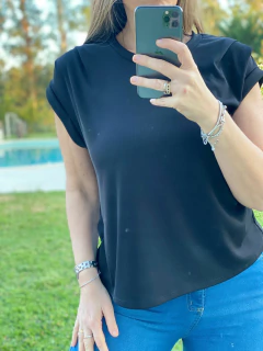 REMERA CON PINZA EN HOMBRO - tienda online