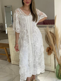 VESTIDO DE ENCAJE ESCOTE V