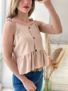 MUSCULOSA DE CEY CON BOTONES Y VOLADO en internet