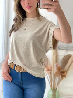 REMERA DE JERSEY DE ALGODON CON TACHAS