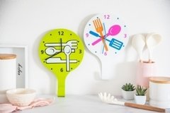 RELOJ DE PARED CON PERCHERO 22 CM ANCHO 33 ALTURA