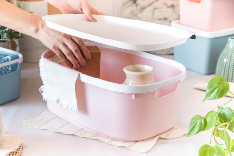 CANASTO ORG.PLAST. C/TAPA 37X26X15CM ROSA - comprar online