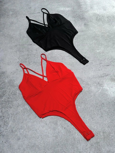 BODY tiras escote cruzado ♥ *PRENDA DE LIQUIDACIÓN SIN CAMBIO*