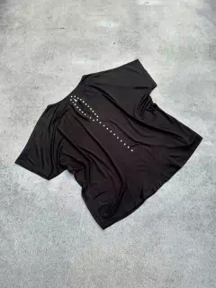 Remera basica con tachas -modal-✨ en internet