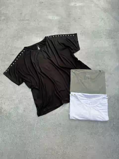 Remera basica con tachas -modal-✨ - comprar online