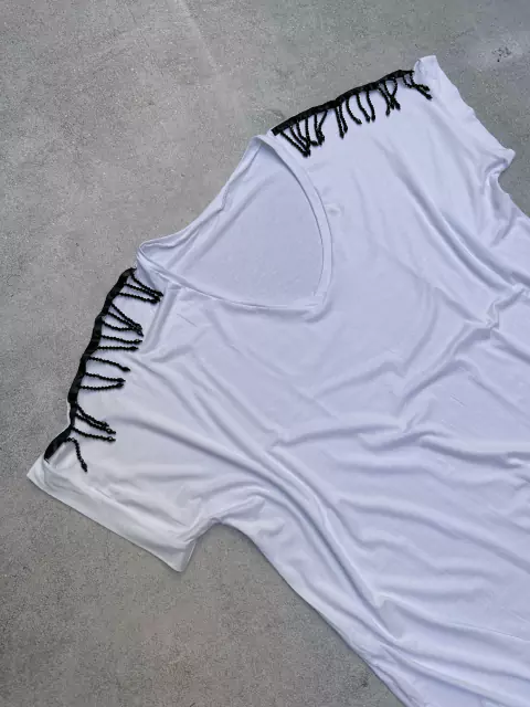 Remera flecos en los hombros -modal-❤