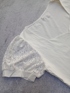 Blusa escote espejo con mangas crochet-❤ *PRENDA DE LIQUIDACIÓN SIN CAMBIO* en internet