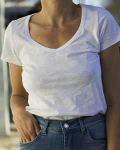 Imagen de Remera Básica PLUMA Blanca