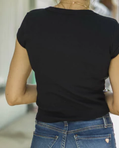 Remera Básica DELTA Negra en internet